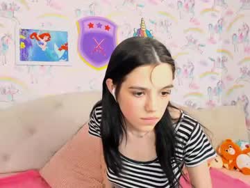 free nude cam girl adria_raee image #2077938