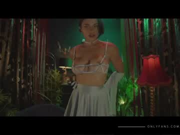 free nude cam girl lucieoude_ image #2576852