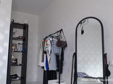 free nude cam girl _mllymoore_ image #2270571