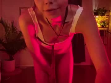 free nude cam girl lilyofearth image #6698744