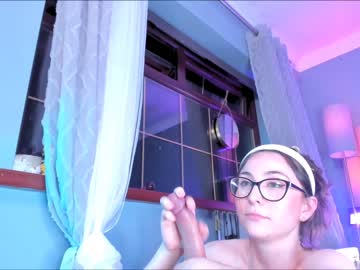 free nude cam girl littlee33 image #4616834