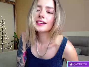free nude cam girl _yvie_ image #3305175