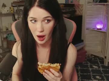 free nude cam girl evelynclaire image #6045470