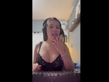 free nude cam girl eemilyyyy19 image #7005690