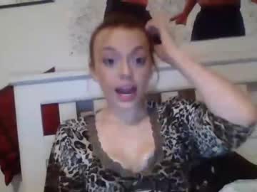 free nude cam girl lilred_69 image #4611530