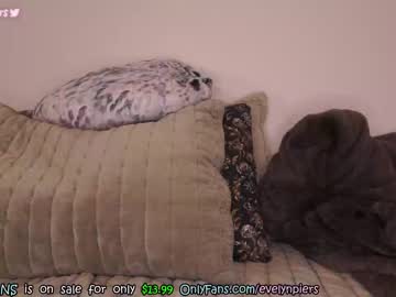 free nude cam girl evelynpiers image #4324266