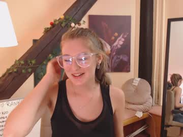 free nude cam girl abi_i image #2451940