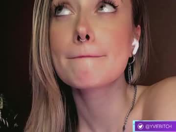 free nude cam girl _yvie_ image #3619897