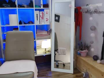 free nude cam girl taralanes image #340342