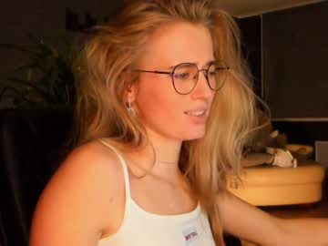 free nude cam girl linellali image #2889131