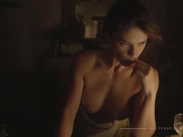 free nude cam girl lucieoude_ image #2626867