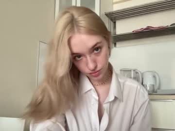 free nude cam girl crystallluna image #4926175