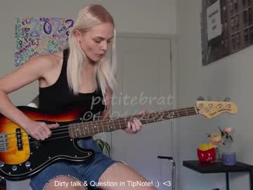 free nude cam girl petitebrat image #6667542