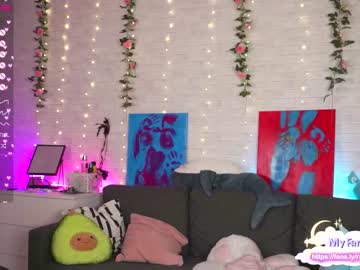 free nude cam girl holliwould_ image #2317655