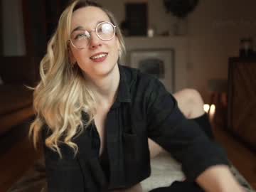 free nude cam girl emily_fox_official image #1118300