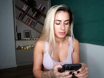free nude cam girl laurabae_ image #3088666