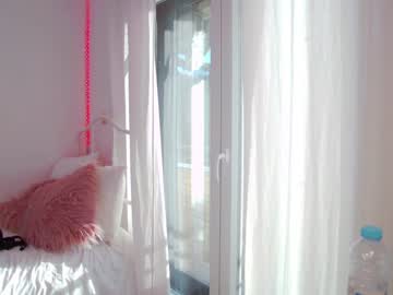 free nude cam girl angel_danm_milf image #977879