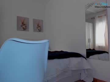 free nude cam girl annieguzman_ image #2872913