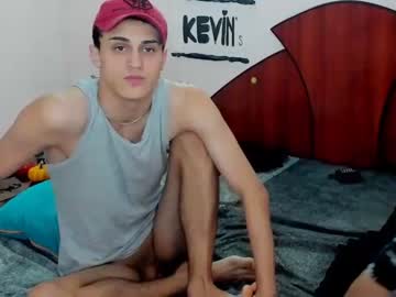 free nude cam man kevin_hug image #3127051