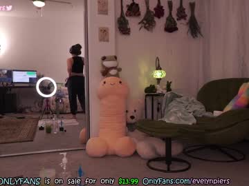 free nude cam girl evelynpiers image #3881701