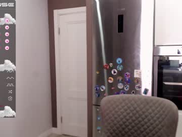 free nude cam girl small_blondee image #2511269