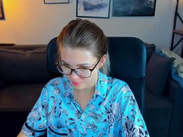 free nude cam girl lisa_roses image #3324627
