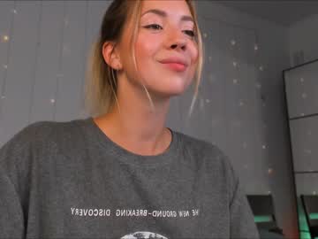 free nude cam girl emmi_rosee image #5012792