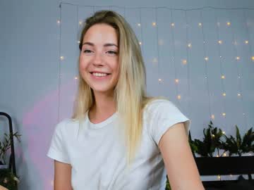 free nude cam girl emmi_rosee image #4384596