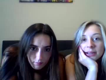 free nude cam couple ari_and_mia image #2045590