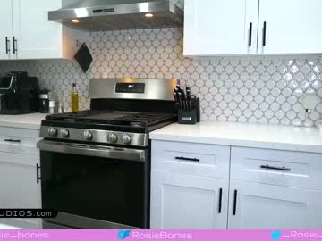free nude cam girl rosiebones image #3744851