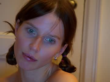 free nude cam girl ellaa91 image #3263371