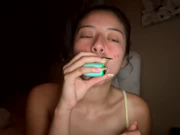 free nude cam girl xochampagnemami image #7032052