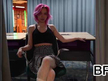free nude cam girl karinalin18 image #4635228