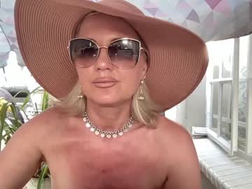 free nude cam girl gl1tter_barbie image #2581741