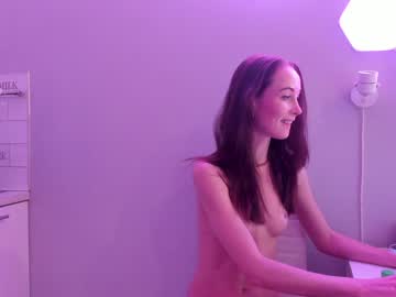 free nude cam girl queenieandliam image #716586