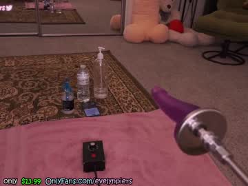 free nude cam girl evelynpiers image #4209757