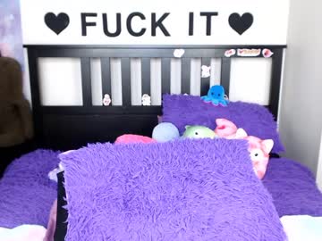 free nude cam girl mackenziewolfe image #5659553