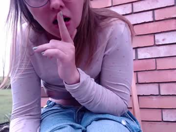 free nude cam girl juicy_peach88 image #2013429