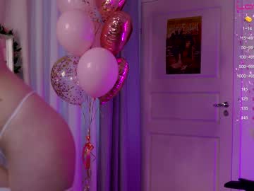 free nude cam girl holliwould_ image #4185574