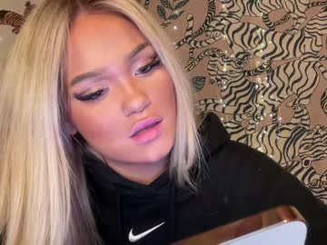 free nude cam girl ari_02 image #5428619