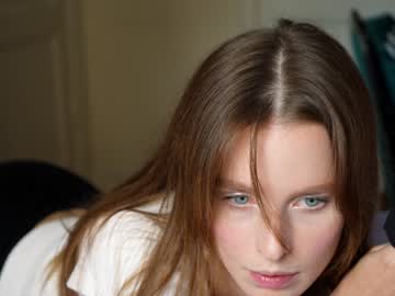 free nude cam girl ellaa91 image #2530375