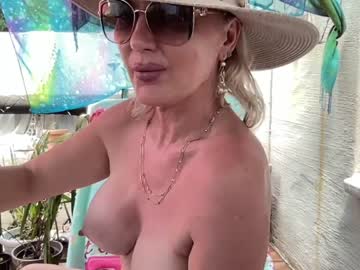 free nude cam girl gl1tter_barbie image #3648138