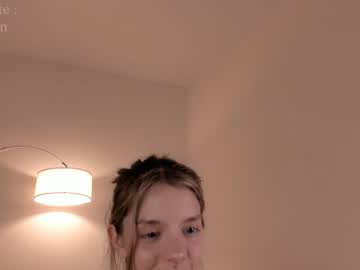 free nude cam girl lesi_moon image #6403393