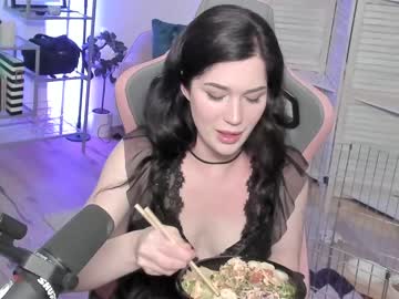 free nude cam girl evelynclaire image #4080581