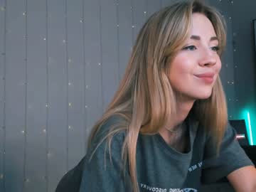 free nude cam girl emmi_rosee image #6566117