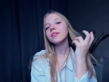 free nude cam girl hug_honestly image #5769052