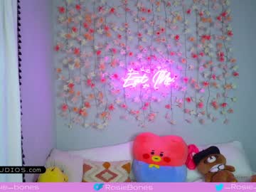 free nude cam girl rosiebones image #2455127