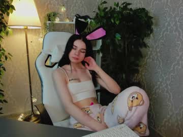 free nude cam girl lilian_flirts image #1587543