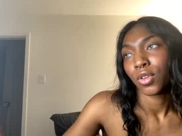 free nude cam girl petitqueen image #6857152