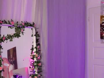 free nude cam girl holliwould_ image #3685432